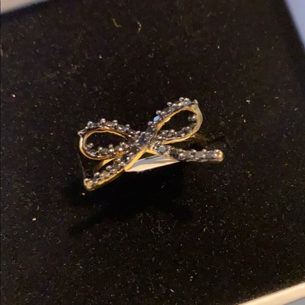 Bow tie ring - Picture 2 of 2
